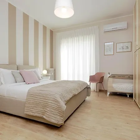Elegant 3-Bed Apartment 10' Termini Wi-Fi Ac-3